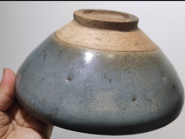 古玩陶瓷鈞窯天藍釉紫斑大碗（帶實物保真卡）拍賣，當前價格20000元