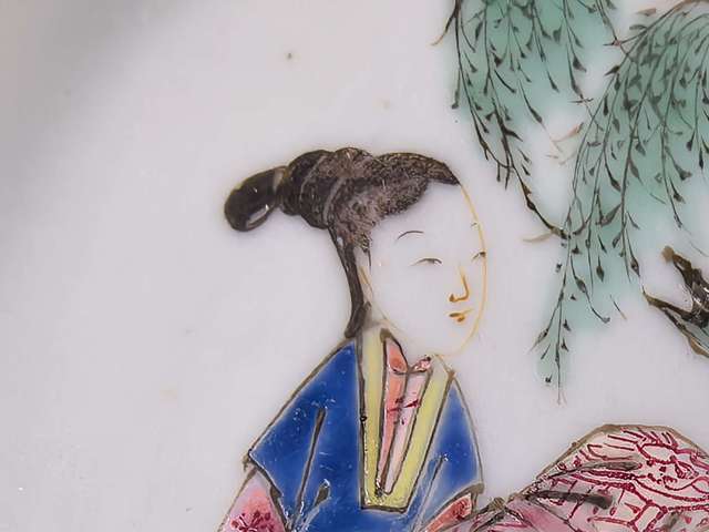 古玩陶瓷“網(wǎng)紅”清雍正粉彩仕女圖盤。真品鑒賞圖