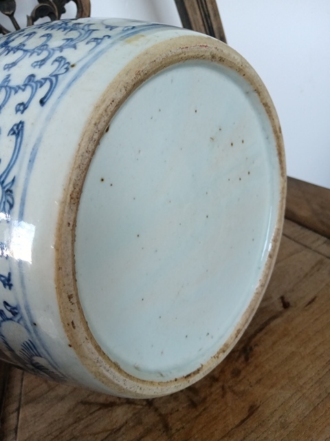 古玩陶瓷纏枝花囍字紋青花蓋罐真品鑒賞圖