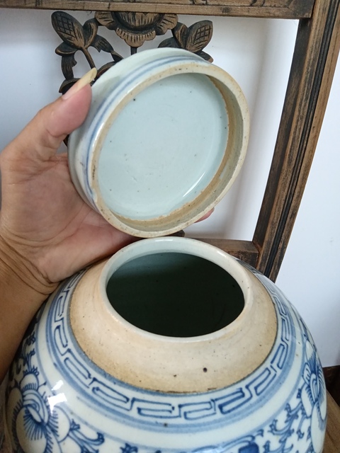 古玩陶瓷纏枝花囍字紋青花蓋罐真品鑒賞圖