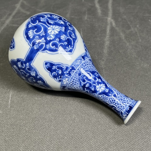 古玩陶瓷清康熙 青花纏枝花卉紋膽瓶真品鑒賞圖