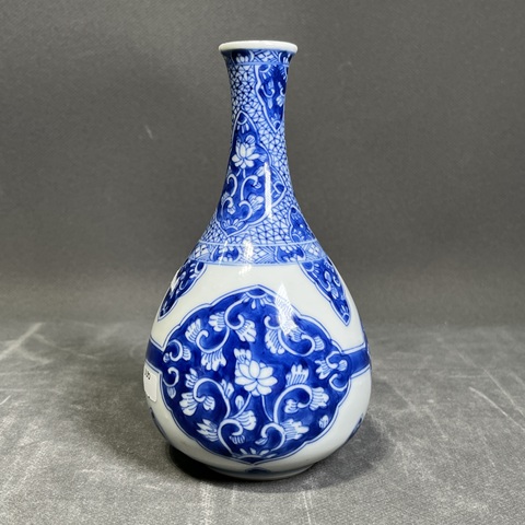 古玩陶瓷清康熙 青花纏枝花卉紋膽瓶真品鑒賞圖