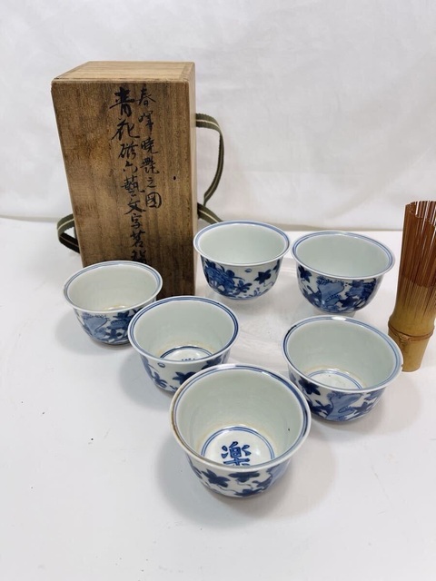 古玩陶瓷日本明治青花花卉紋杯真品鑒賞圖