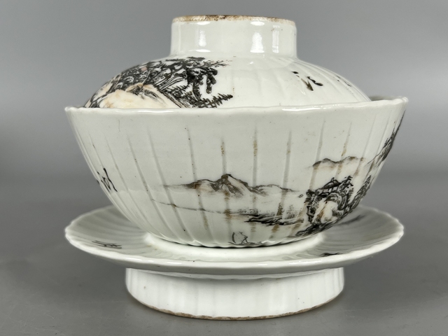 古玩陶瓷墨彩礬紅山水人物蓋碗真品鑒賞圖