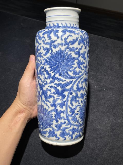 古玩陶瓷花卉紋青花瓶真品鑒賞圖
