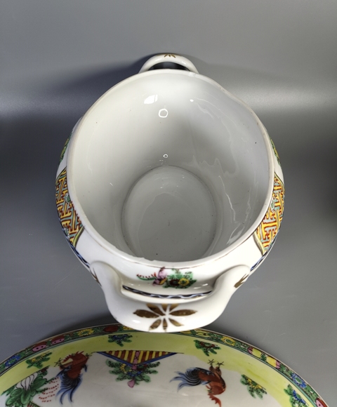 古玩陶瓷廣彩花鳥紋蓋鍋真品鑒賞圖