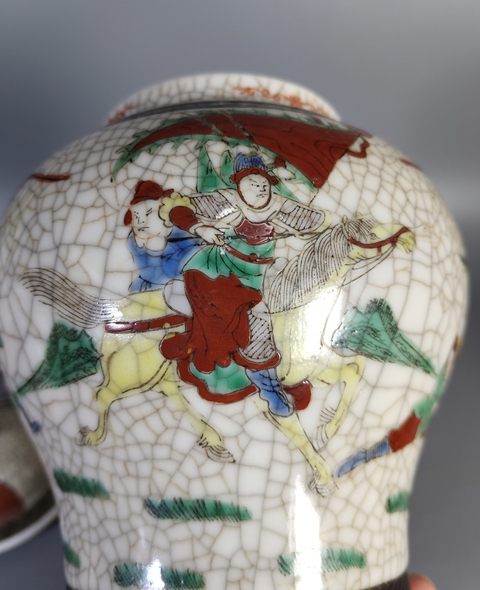 古玩陶瓷哥釉五彩刀馬人物蓋罐真品鑒賞圖
