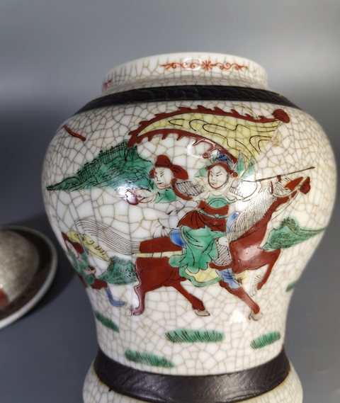 古玩陶瓷哥釉五彩刀馬人物蓋罐真品鑒賞圖