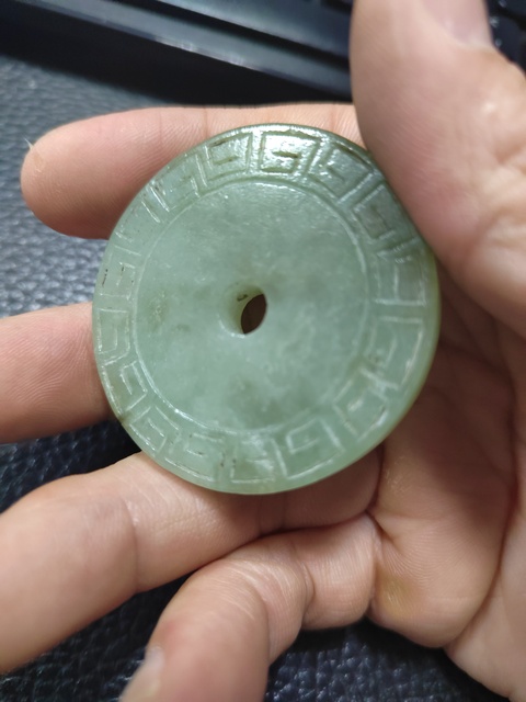 古玩玉器和田玉雕“回紋璧”真品鑒賞圖