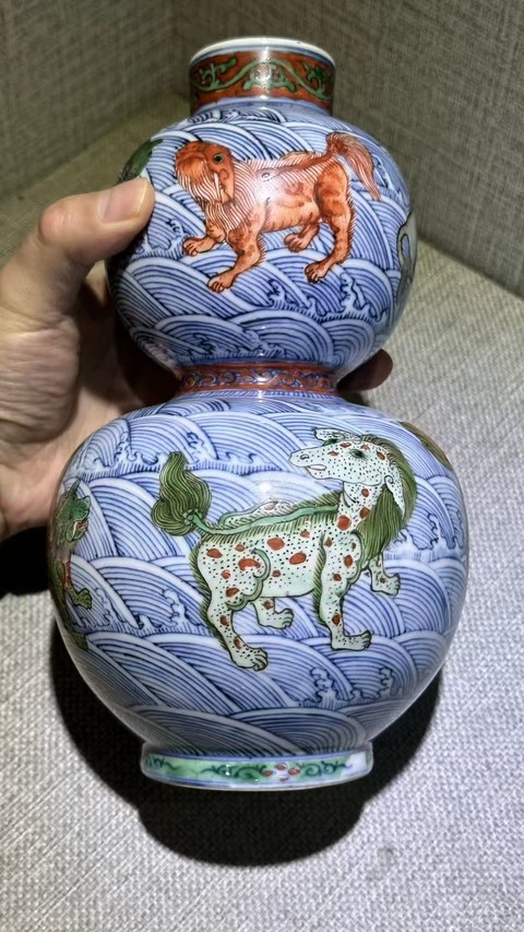 古玩陶瓷清末青花五彩海八怪紋葫蘆瓶真品鑒賞圖