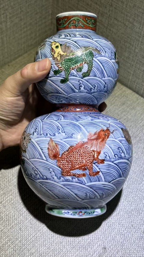 古玩陶瓷清末青花五彩海八怪紋葫蘆瓶真品鑒賞圖