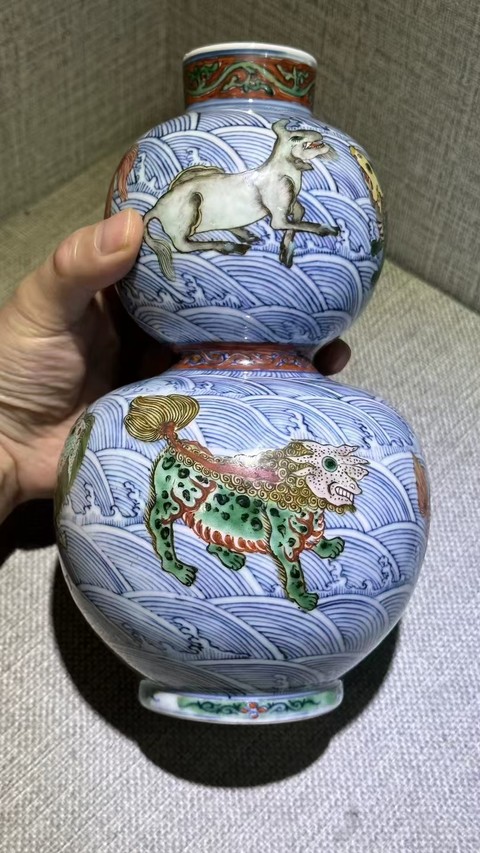 古玩陶瓷清末青花五彩海八怪紋葫蘆瓶真品鑒賞圖