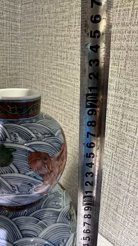 古玩陶瓷清末青花五彩海八怪紋葫蘆瓶真品鑒賞圖