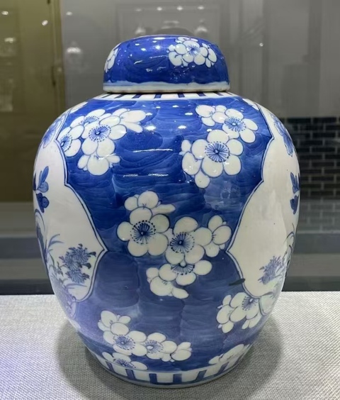 古玩陶瓷晚清青花留白冰梅紋罐真品鑒賞圖