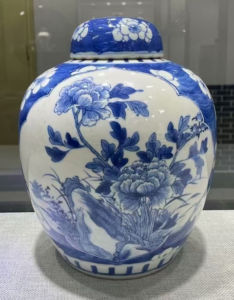 古玩陶瓷晚清青花留白冰梅紋罐真品鑒賞圖