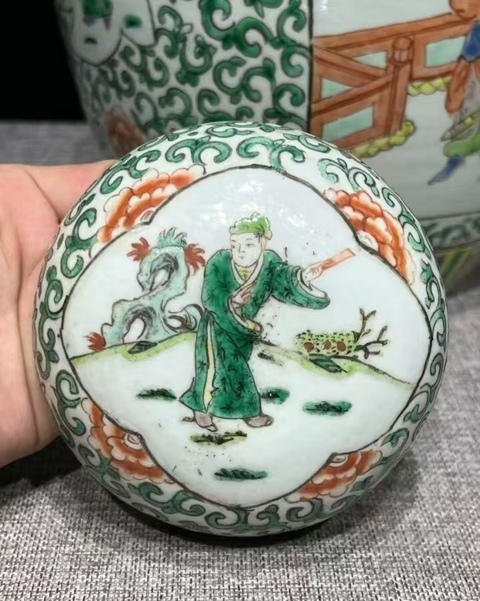古玩陶瓷清晚期五彩西廂記紋罐真品鑒賞圖