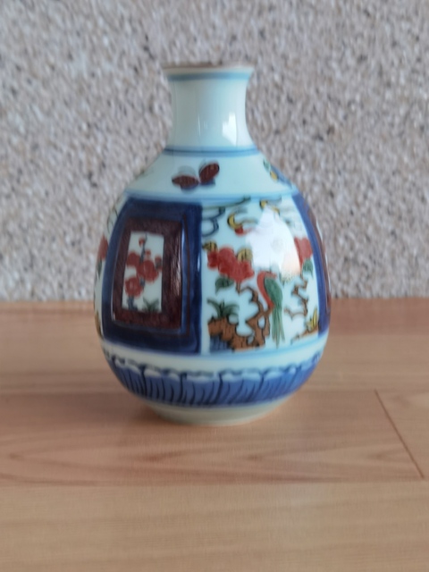 古玩陶瓷青花五彩瓶真品鑒賞圖