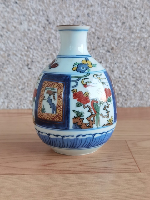 古玩陶瓷青花五彩瓶真品鑒賞圖