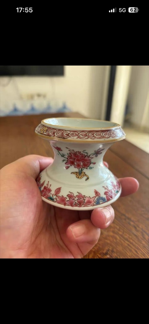 古玩陶瓷粉彩花卉紋擺件真品鑒賞圖
