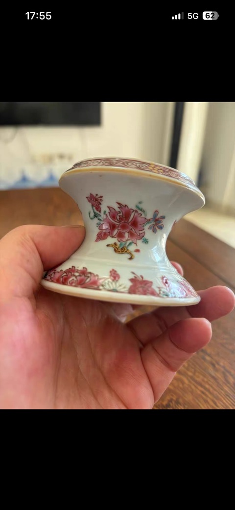 古玩陶瓷粉彩花卉紋擺件真品鑒賞圖