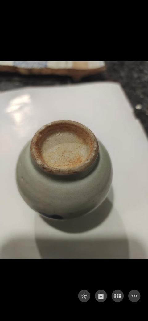 古玩陶瓷花卉紋青花水盂真品鑒賞圖