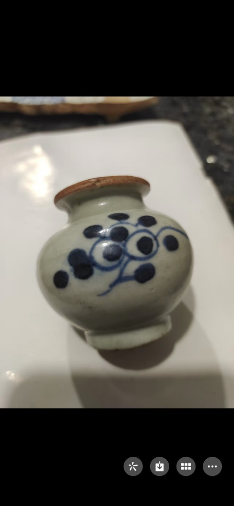 古玩陶瓷花卉紋青花水盂真品鑒賞圖
