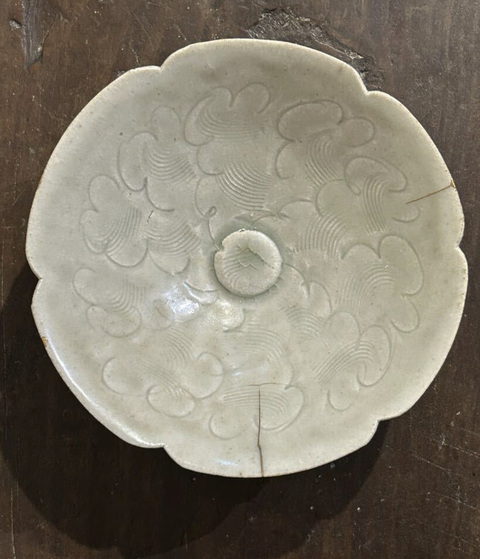 古玩陶瓷青白釉刻云氣紋葵口盞真品鑒賞圖