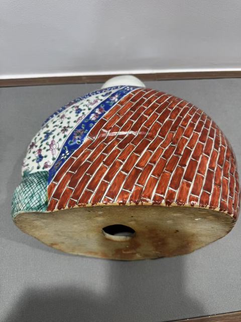 古玩陶瓷粉彩花卉彌勒笑佛真品鑒賞圖