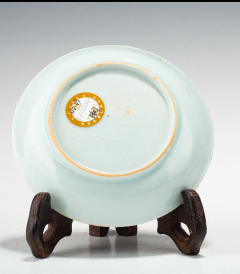 古玩陶瓷康熙·釩紅描金杯碟套真品鑒賞圖