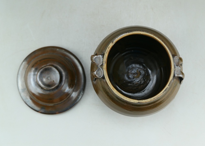 古玩陶瓷精品:明晚期耀州窯茶葉末釉四系罐拍賣,當(dāng)前價格39元