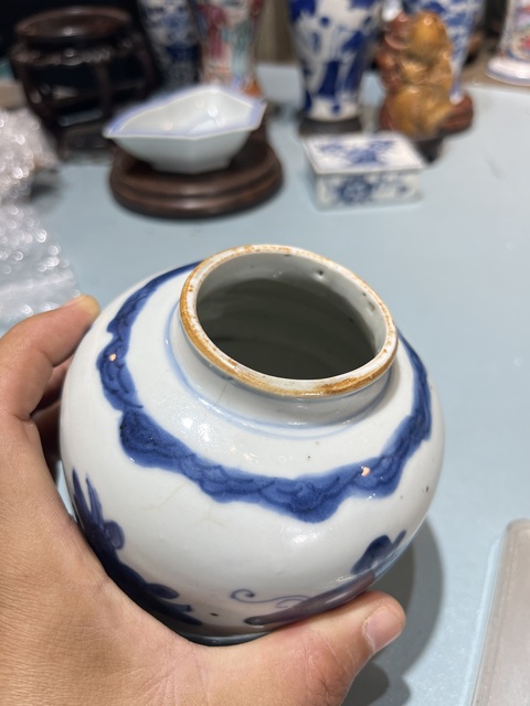 古玩陶瓷花果紋青花罐真品鑒賞圖