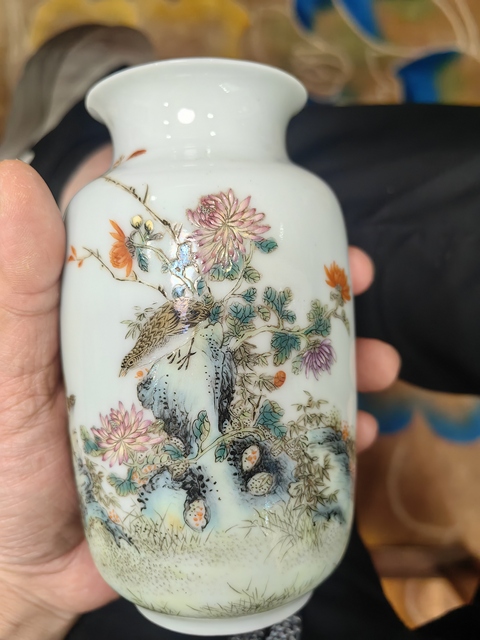 古玩陶瓷花鳥紋粉彩瓶真品鑒賞圖