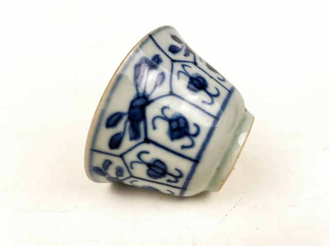 古玩陶瓷清康熙·青花執蓮童子杯碟拍賣，當前價格979元