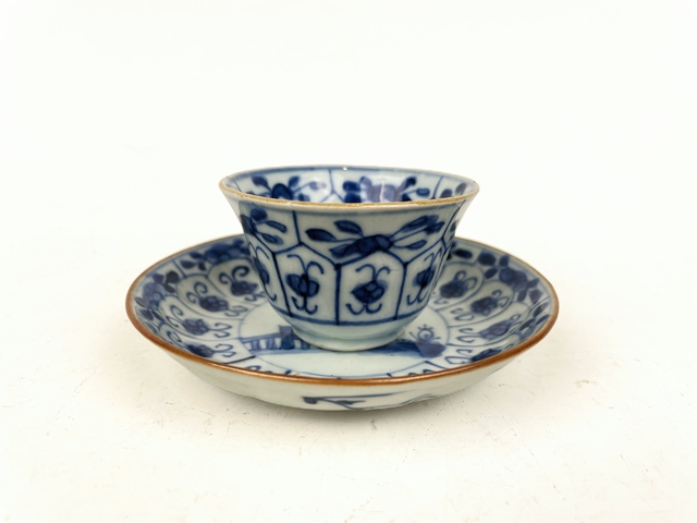 古玩陶瓷清康熙·青花執蓮童子杯碟拍賣，當前價格979元