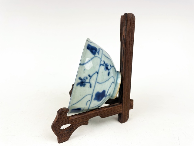 古玩陶瓷清中早期·青花靈芝紋茶碗真品鑒賞圖