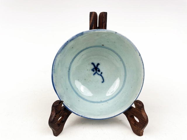 古玩陶瓷清中早期·青花靈芝紋茶碗真品鑒賞圖