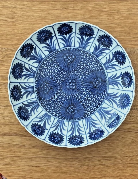 古玩陶瓷青花花卉盤真品鑒賞圖