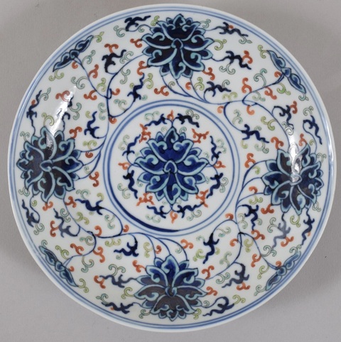 古玩陶瓷晚清青花纏枝蓮紋盤真品鑒賞圖