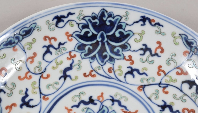 古玩陶瓷晚清青花纏枝蓮紋盤真品鑒賞圖