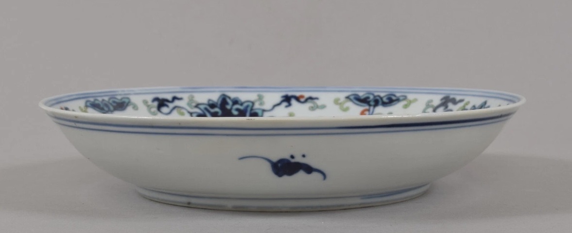 古玩陶瓷晚清青花纏枝蓮紋盤真品鑒賞圖