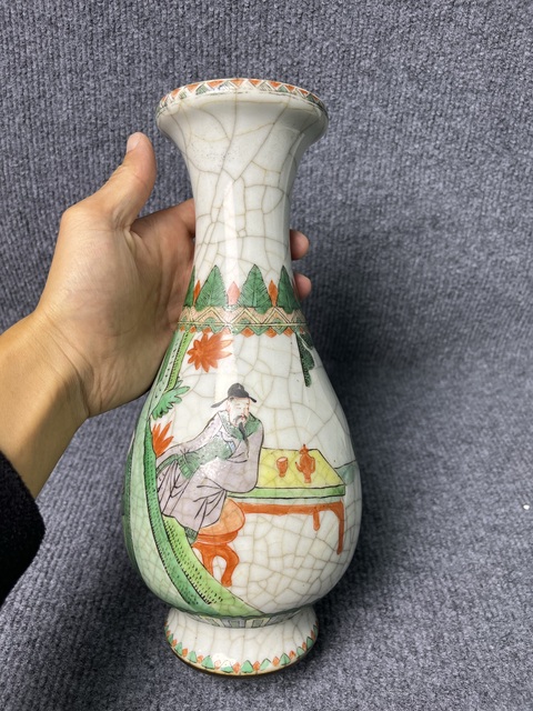 古玩陶瓷哥釉五彩人物故事紋琵琶瓶拍賣,當(dāng)前價格3588元