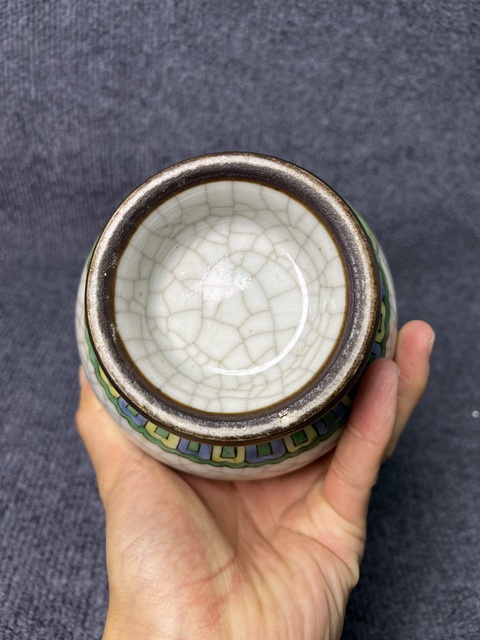 古玩陶瓷哥釉五彩人物故事紋琵琶瓶拍賣,當(dāng)前價格3588元