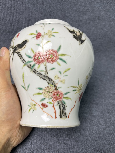 古玩陶瓷粉彩杏林春燕花卉紋罐拍賣,當前價格2388元
