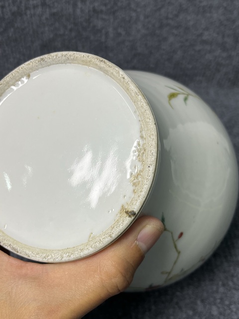 古玩陶瓷粉彩杏林春燕花卉紋罐拍賣,當前價格2388元