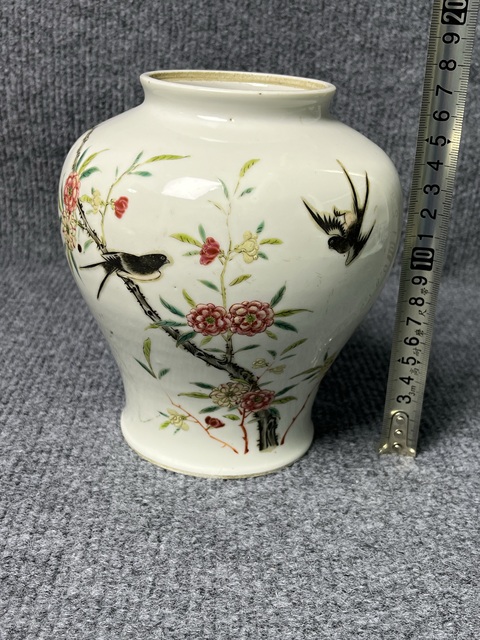 古玩陶瓷粉彩杏林春燕花卉紋罐拍賣,當前價格2388元