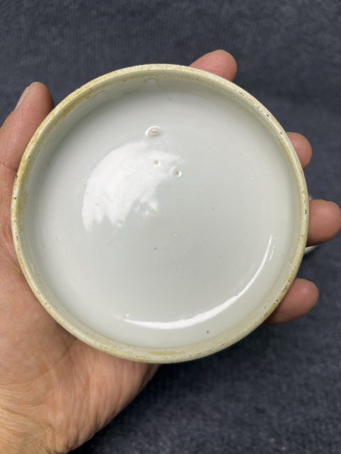 古玩陶瓷康熙青花花卉紋粉盒真品鑒賞圖