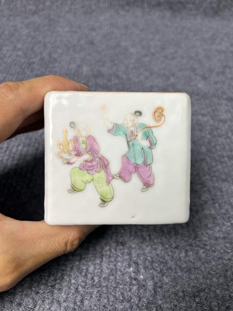 古玩陶瓷粉彩人物故事紋水盂拍賣,當前價格4588元
