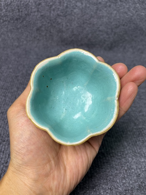 古玩陶瓷內松石綠釉外黃地粉彩花卉紋杯拍賣,當前價格888元