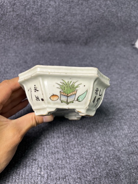 古玩陶瓷粉彩人物博古花卉紋水仙盆拍賣,當前價格1288元