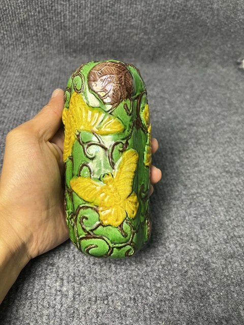 古玩陶瓷素三彩瓜瓞綿綿圖瓜棱瓶真品鑒賞圖